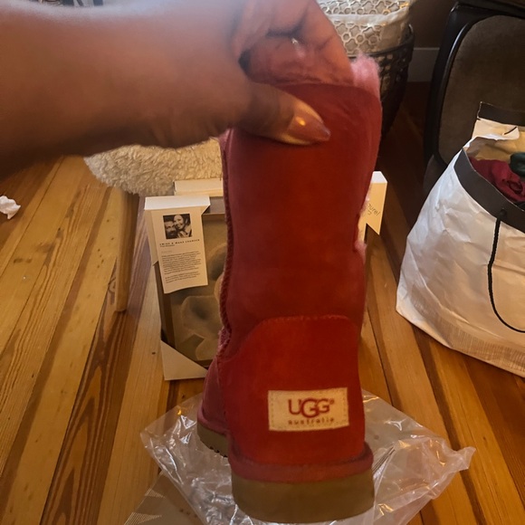 UGG Red Bailey Button Boots - Picture 7 of 7